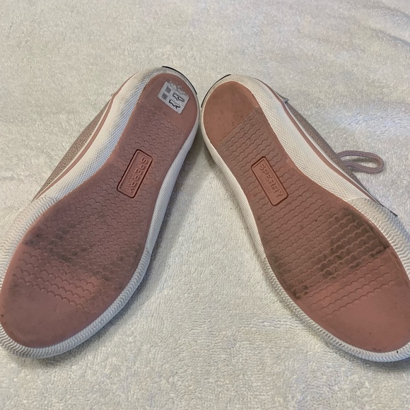 Sperry size 1 (youth) sparkly pink. Wore 1 or 2 times. - Picture 2 of 3